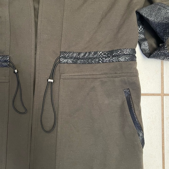 Lysee Hibernation Hooded Parka Size M - Picture 3 of 14